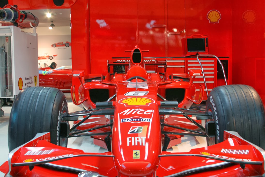 janex museu2 - Vidrados no cavalinho - Enzo Ferrari, uma paixão toda italiana.