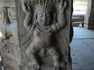 Inside the temple complex at Lepakshi