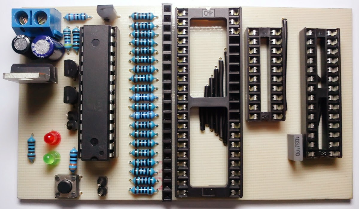 Rangkaian AVR Fusebit Doctor