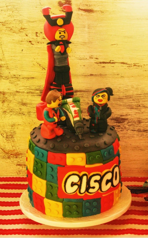 Desirvientadas: Lego Movie Cake