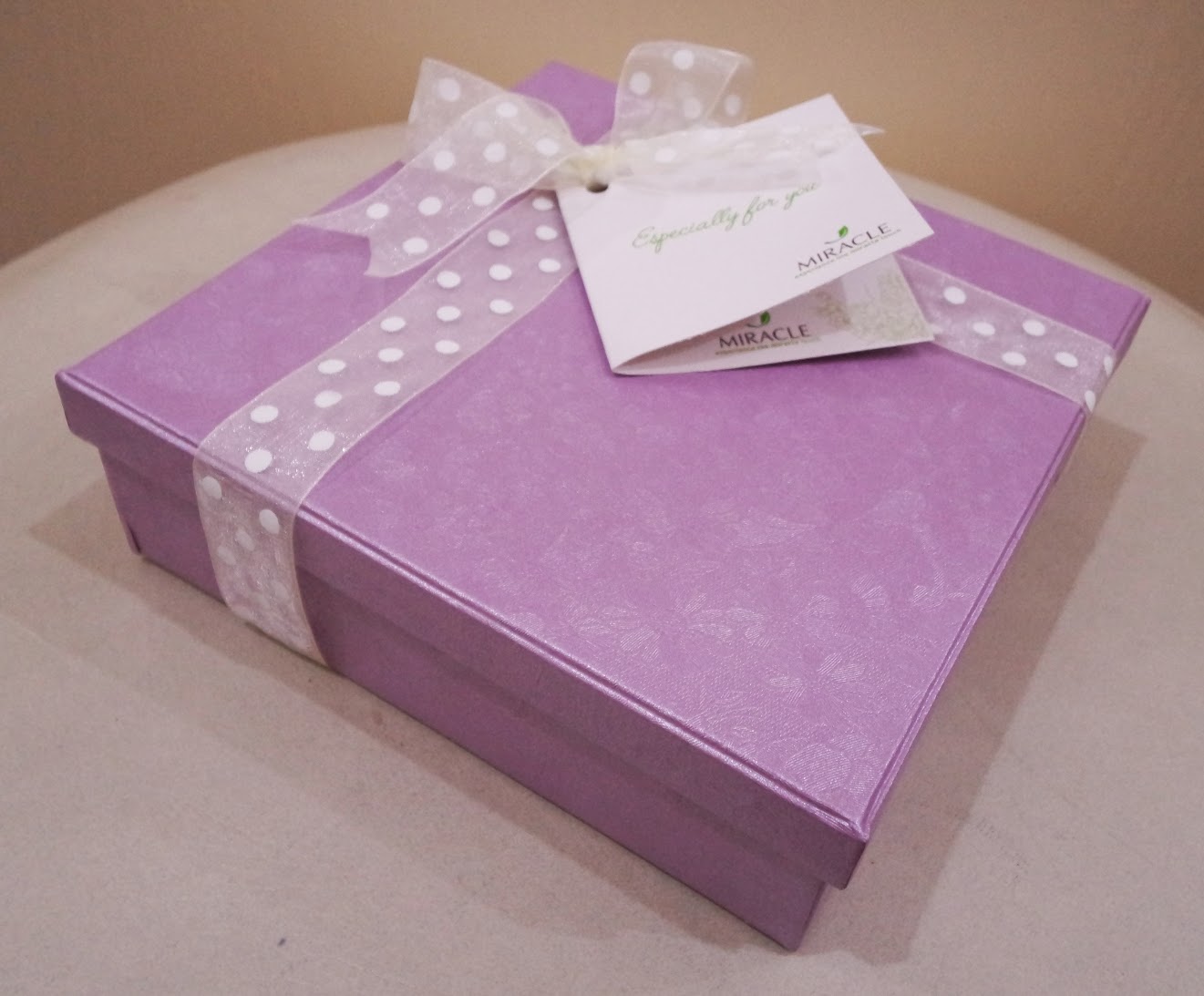 TDF Gift Set from Miracle Aesthetic Clinic Pink and Undecided