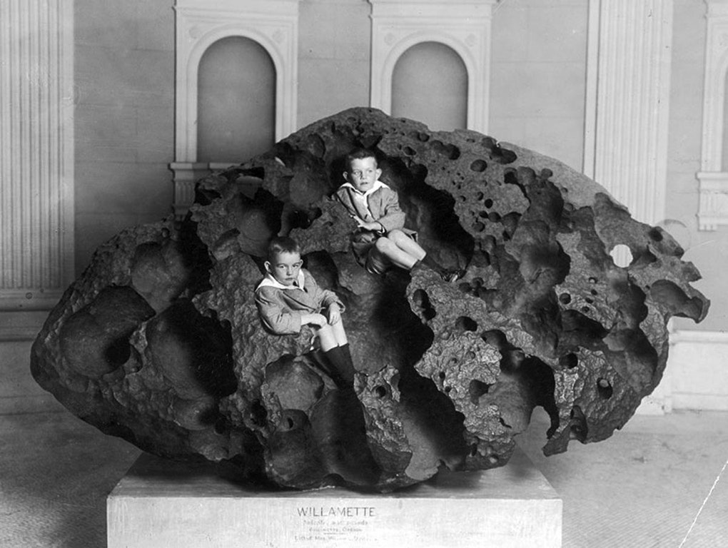 daily timewaster: The Willamette Meteorite, the largest found in the US ...
