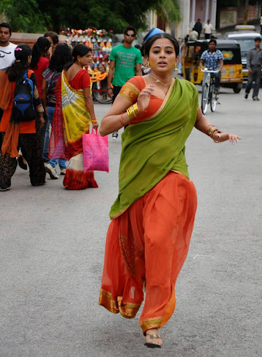 Celebrity India Bollywood Priyamani Running In Half Saree Photo Gallery