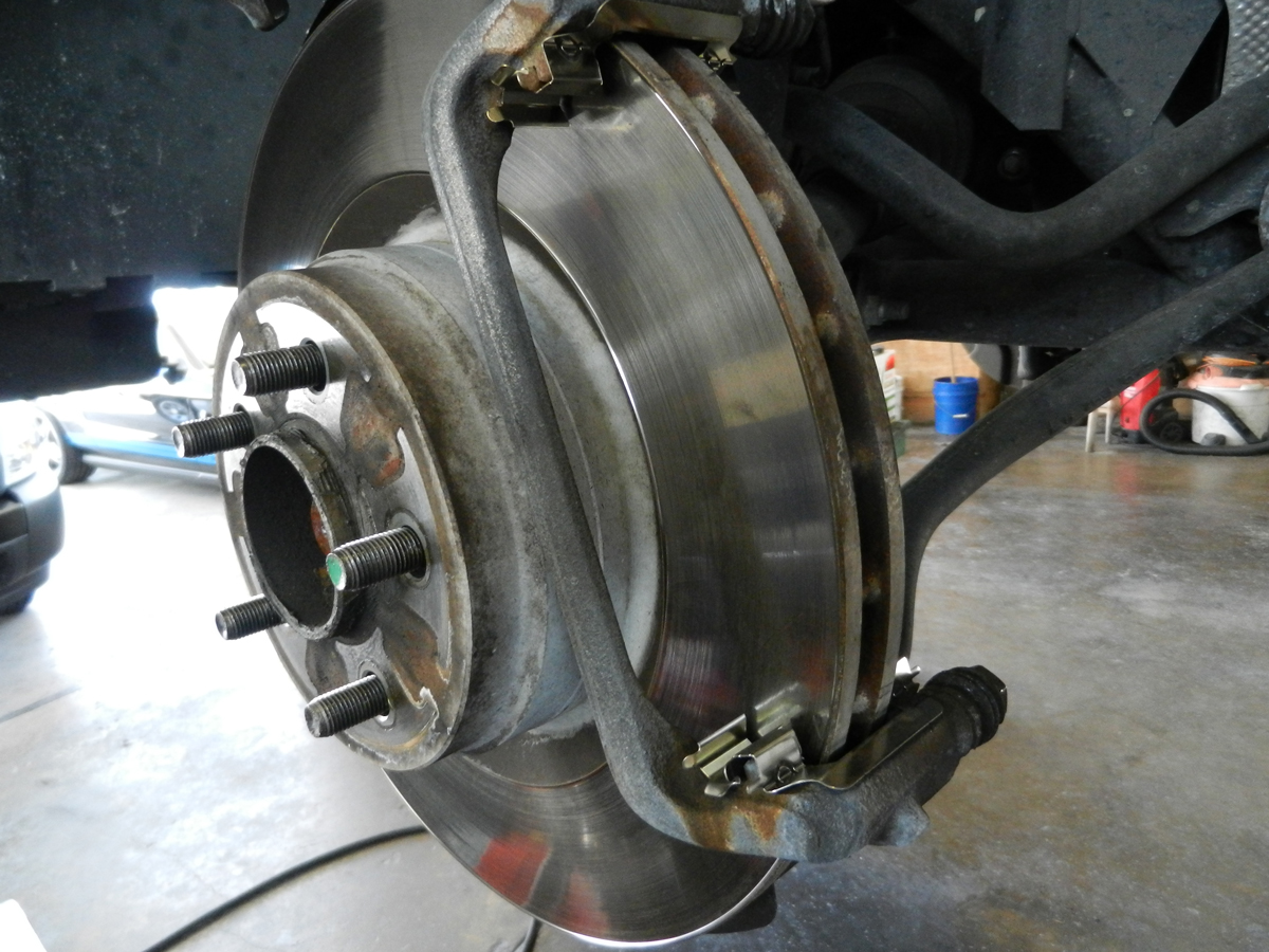 Land Rover Help! How to change the front brakes on a Range Rover or LR3