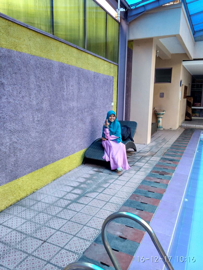 Desliyani Natalia {Sang Pengembara}: Kolam Renang Khusus ...