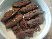 Biscotti cacao e pinoli