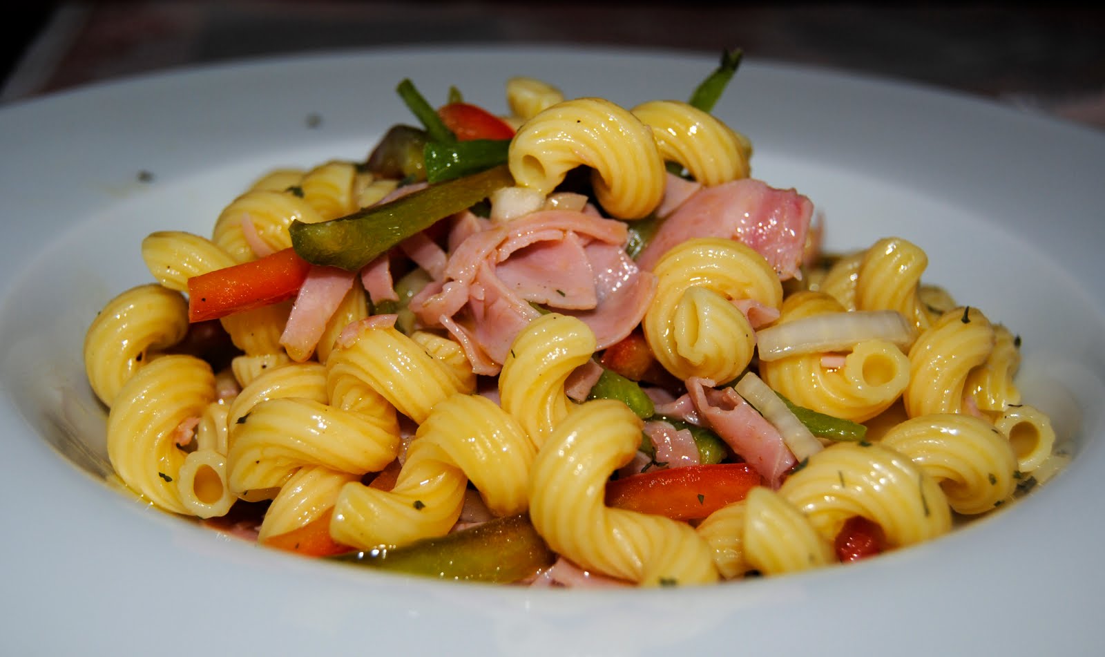 Ensalada de Pasta con Jamón de York y Pimientos (Nudelsalat) Receta ...