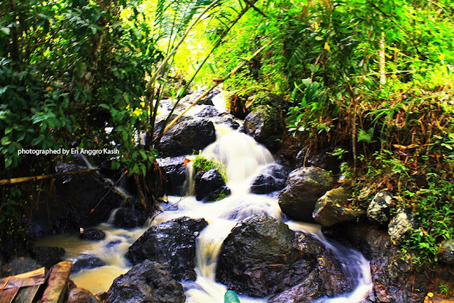 Salah satu curug di Curug Tonjong di Kecamatan Tamansari Kota Tasikmalaya Salah satu curug di Curug Tonjong di Kecamatan Tamansari Kota Tasikmalaya