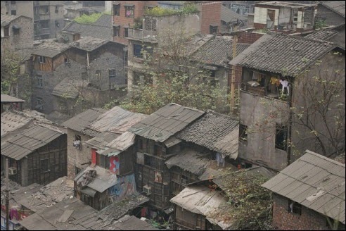 Globalistão - construindo o arquipelago Gulag do futuro terceiromundista global (I de V) Shibati_Yuzong_Chongqing_China_Slum_Shantytown_Area_Overview_November_2010