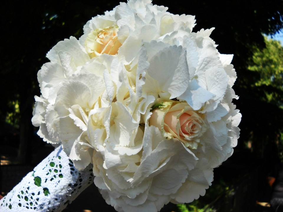 Flowersbygeo Buchet De Mireasa Vintage Din Hortensie Alba Si
