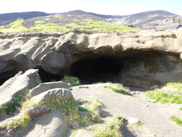 grotte dans laquelle aurait vécue une famille