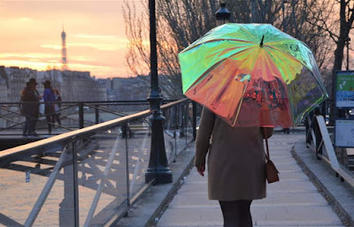 تفسير حلم المظلات الملونه أو المظلة للعزباء أو المظلة والمطر في المنام
