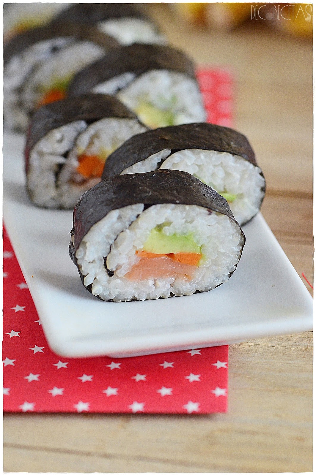 sushi con salmon