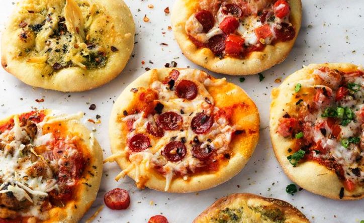 KÜÇÜK SÜPRİZLER MİNİK PİZZALAR… KÜÇÜK SÜPRİZLER MİNİK PİZZALAR…