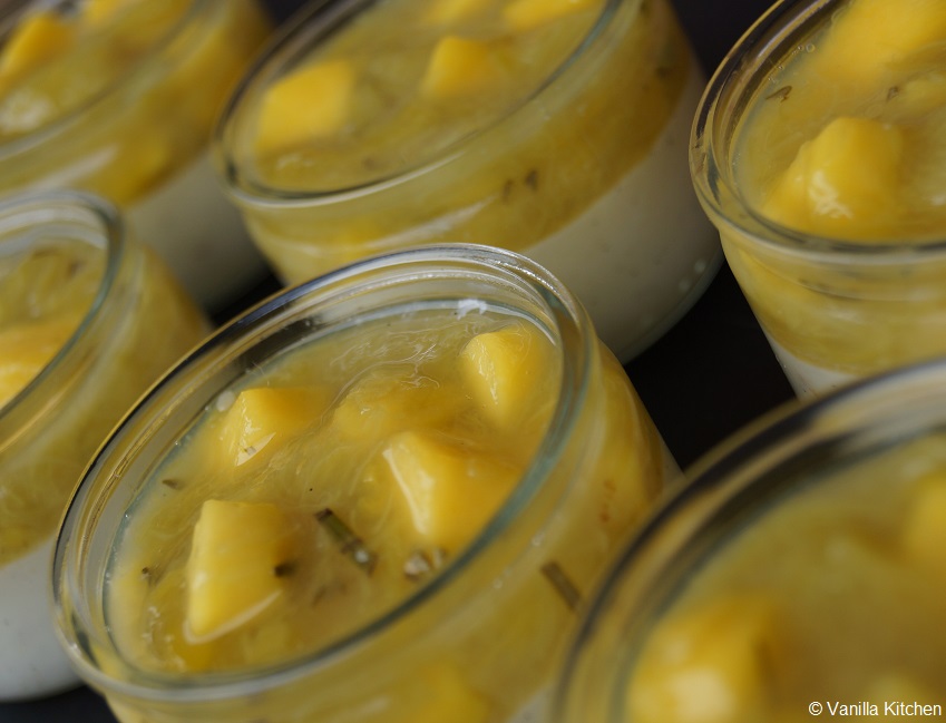 (no) plain Vanilla Kitchen: Vanillepudding mit Mango-Rhabarber-Kompott