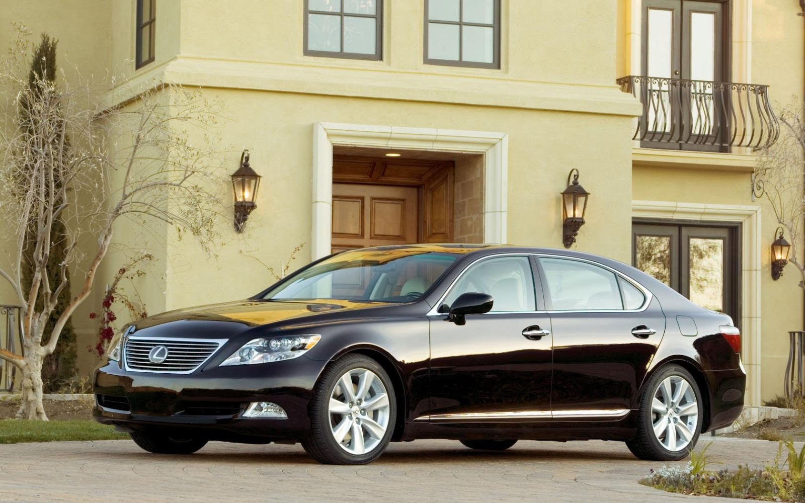 HD Car Wallpapers: Lexus Sybrid Sedan 2013 New Model