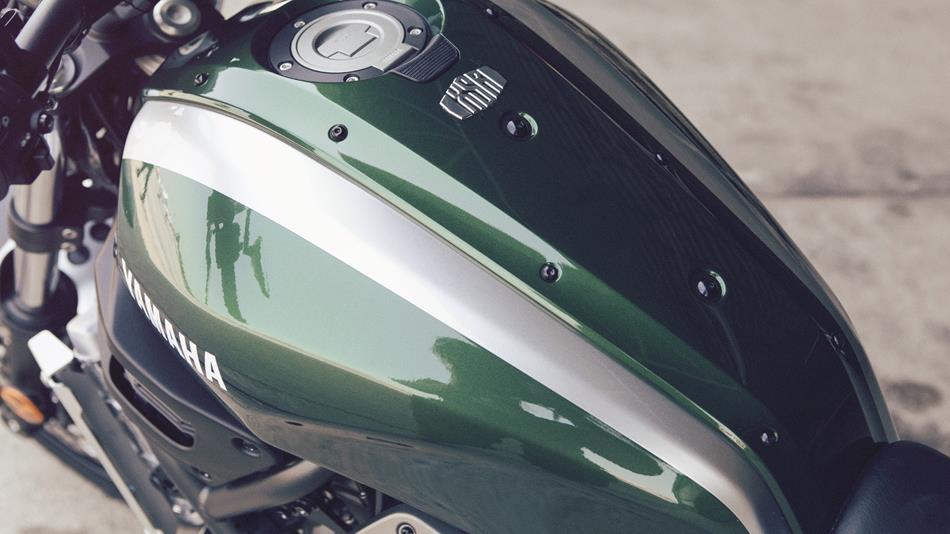 Mari berkenalan dengan Yamaha XSR700 ABS si motor bergaya retro klasik dengan sentuhan modern . .