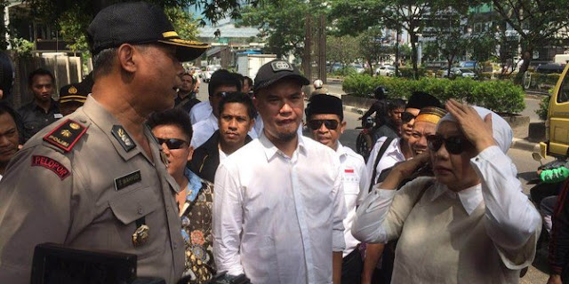 Ahmad Dhani Dianggap Langgar Dua Pasal Pidana Ahmad Dhani Dianggap Langgar Dua Pasal Pidana