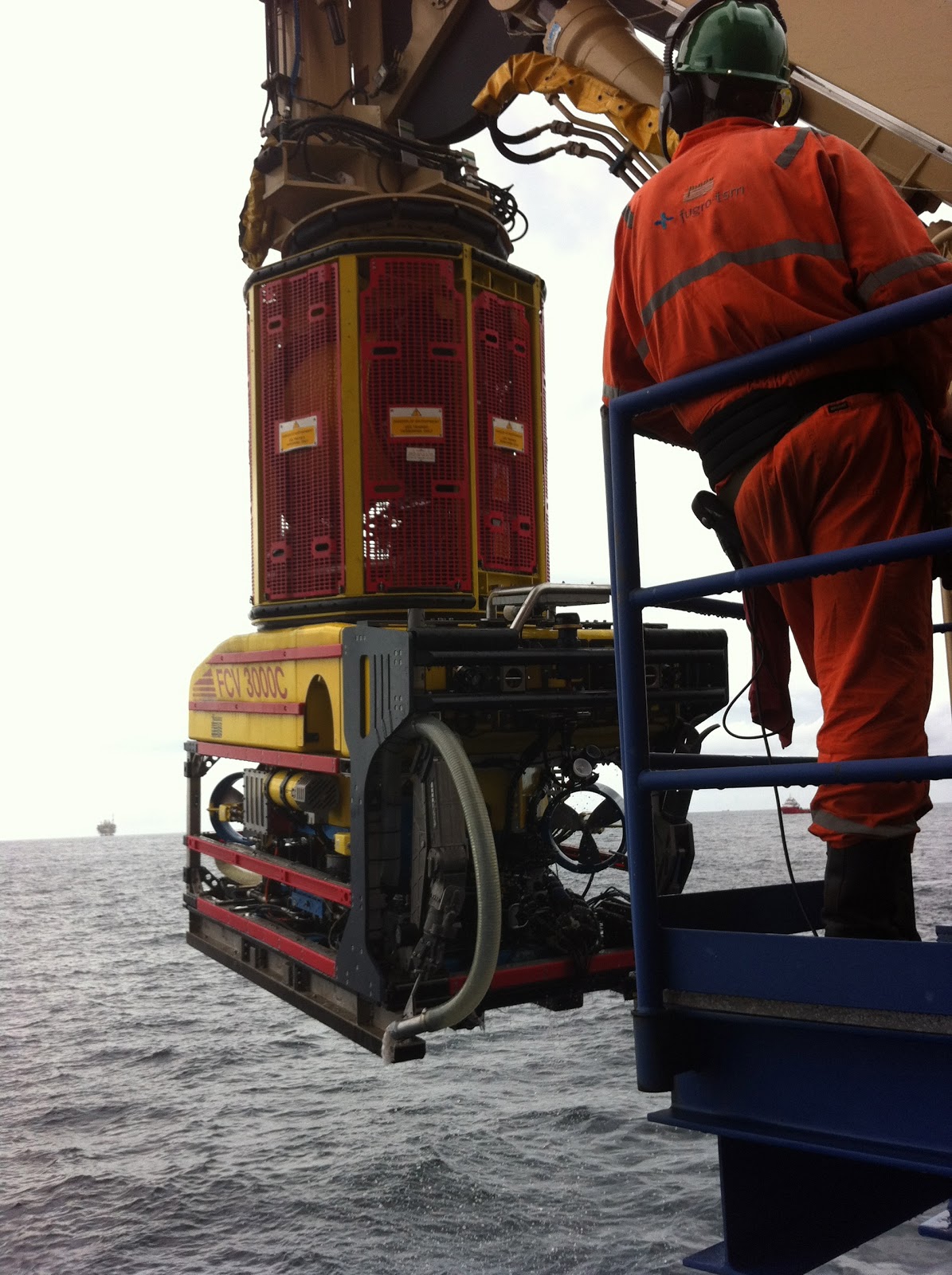 Teh C Kosong: LAUNCHING AND RECOVERY ROV