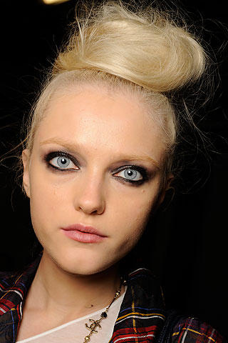 Pamela Jabonete - Makeup Artist: hair trend - the high bun
