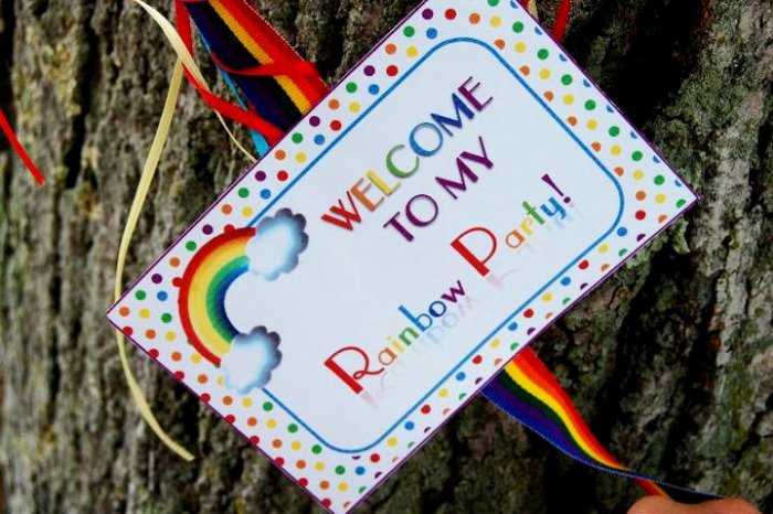 Rainbow Birthday Party Printables - via BirdsParty.com