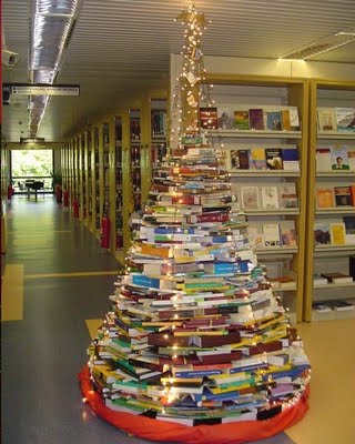 Árvores de Natal com livros - Leitora Viciada