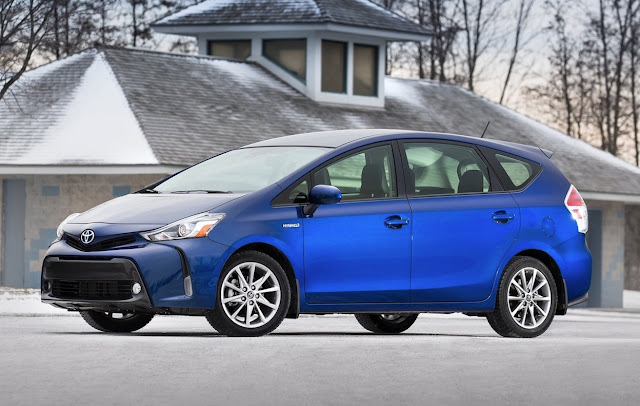 Prius V 2015 Toyota Prius V blue