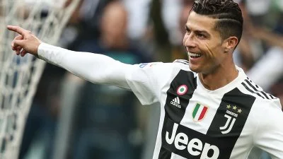 Ronaldo Aweka Rekodi Ya Dunia