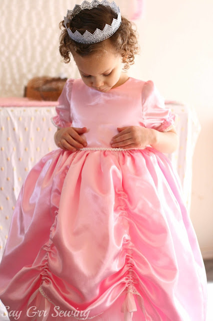 Say Grr Sewing: Princess Dress and Party