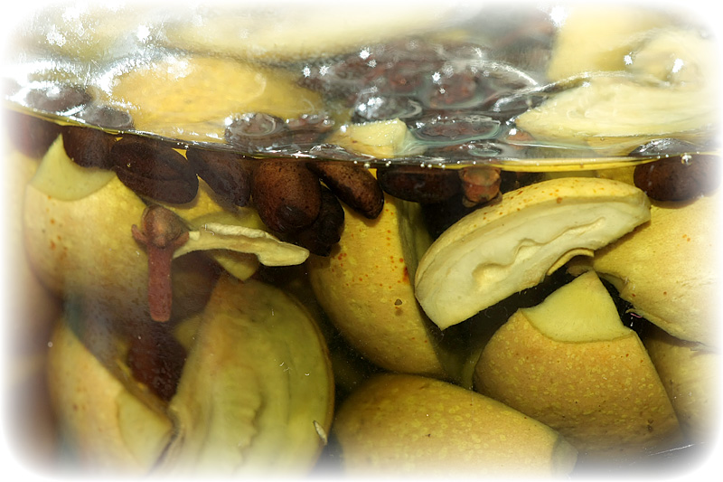 Büntchen: Nocino - Likör aus grünen Walnüssen