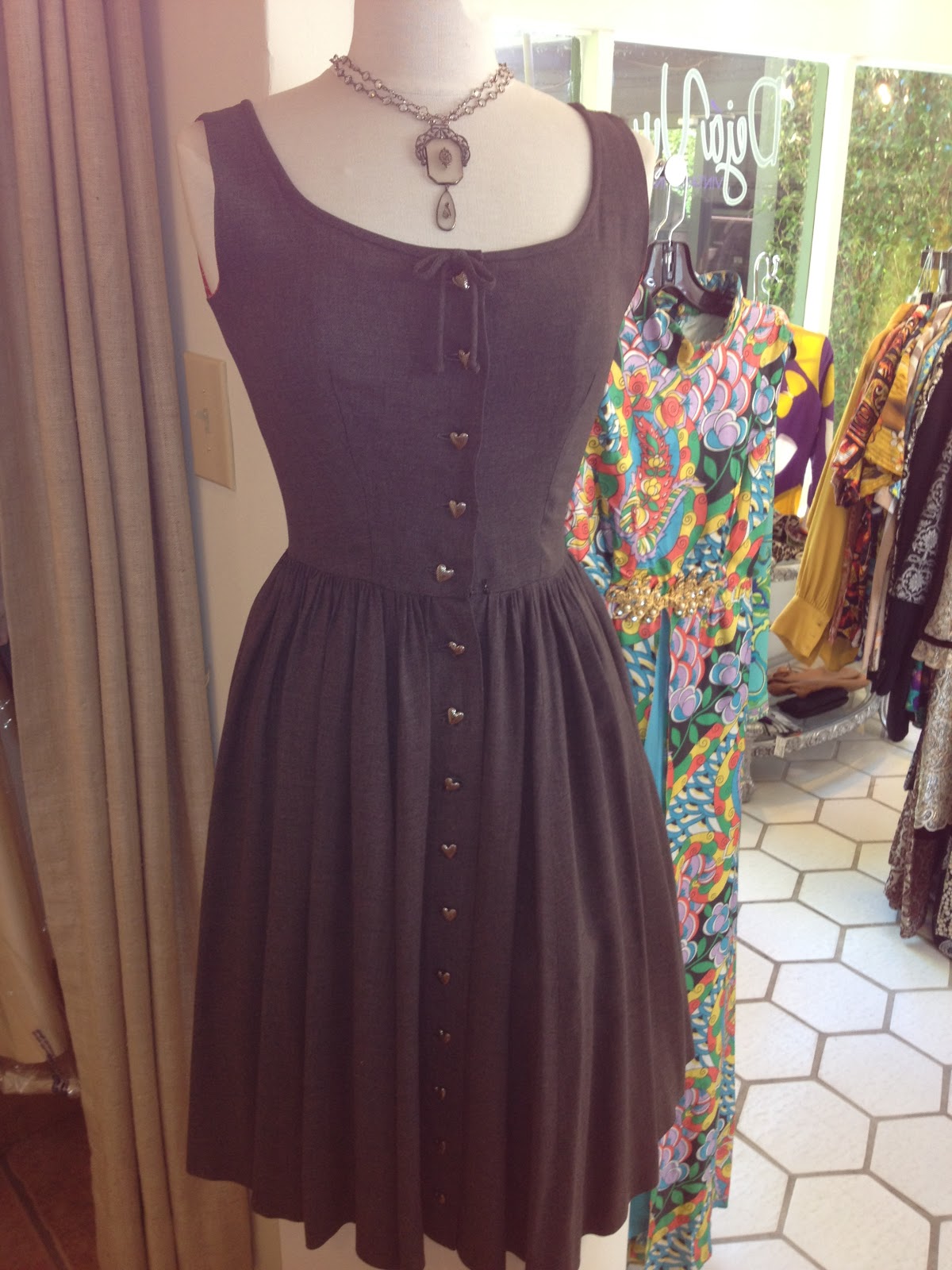 Vintage Clothing Telegraph