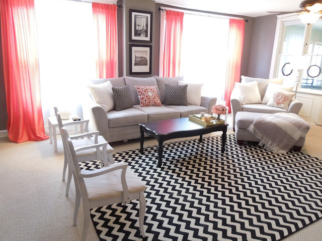 Cortinas en coral para el salón