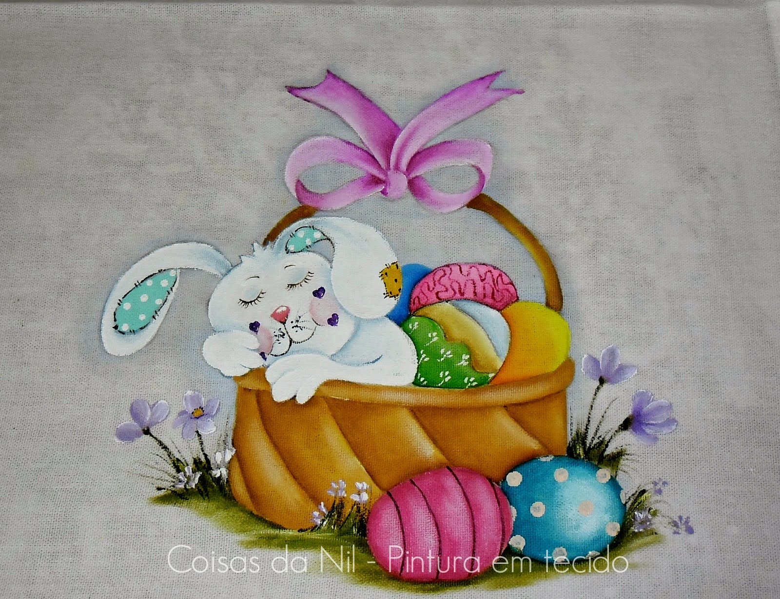 pintura tecido pascoa coelhinho dormindo na cesta com ovos de chocolate