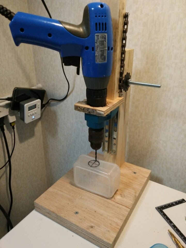 GW中にDIYをご予定の方々には必需品の垂直ドリルスタンド GW中にDIYをご予定の方々には必需品の垂直ドリルスタンド