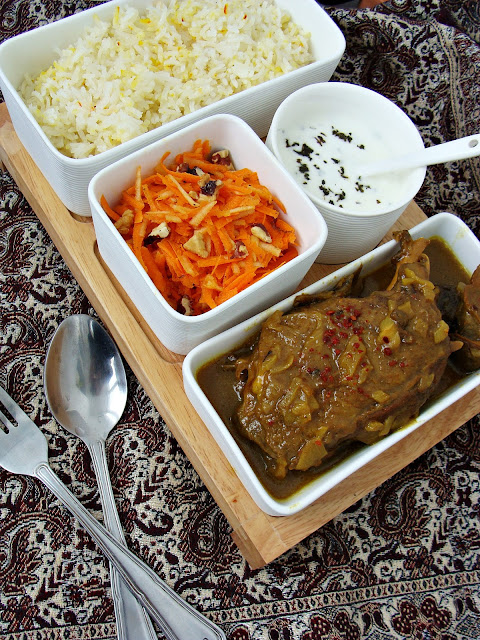 Festin persan de Nowruz cu tocanita de rata,orez basmati cu sofran,salata de morcovi,sos de iaurt cu menta si budinca de orez cu sofran