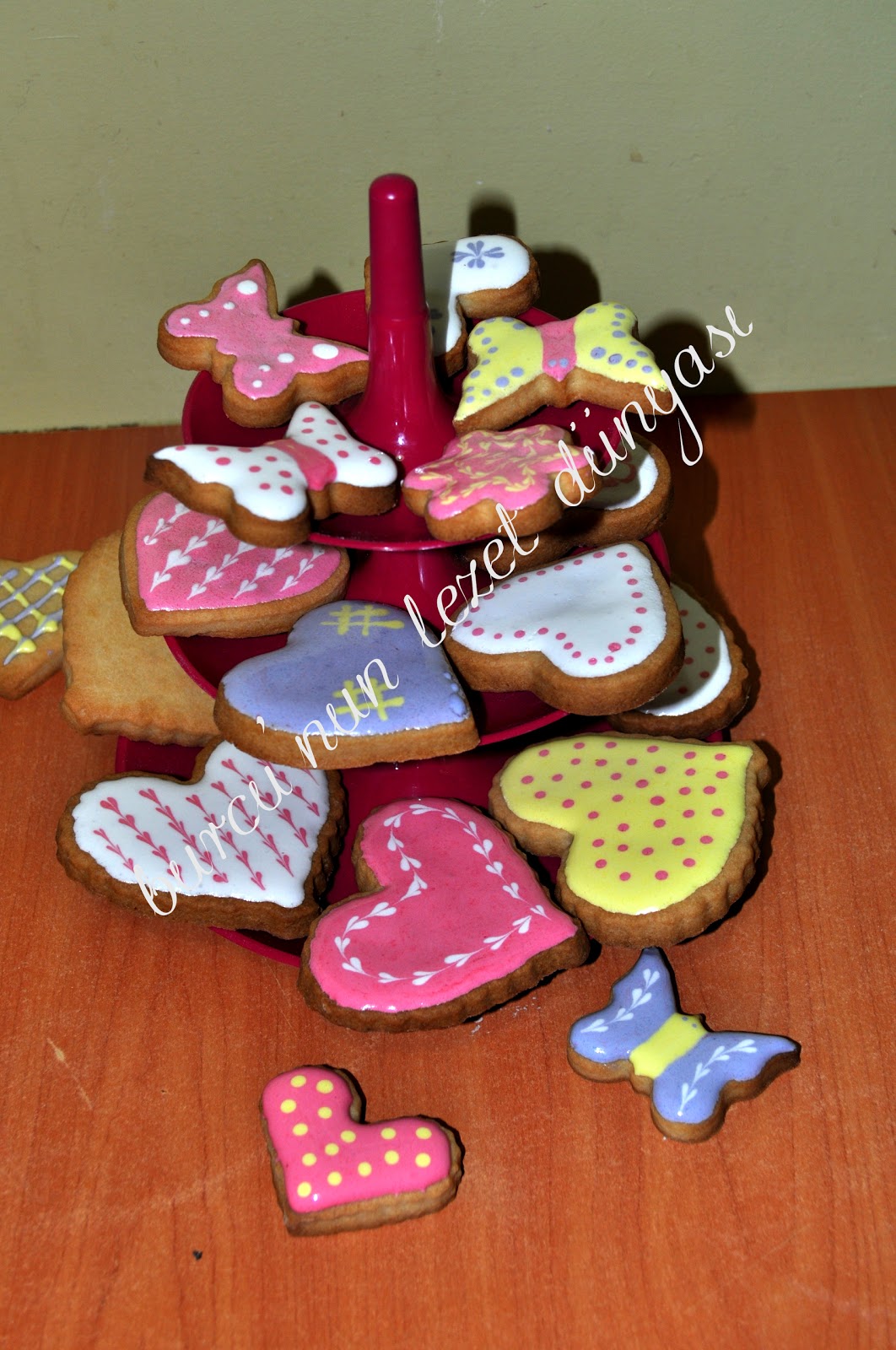 Burcunun Lezzet Dünyası ROYAL İCİNG KURABİYELER