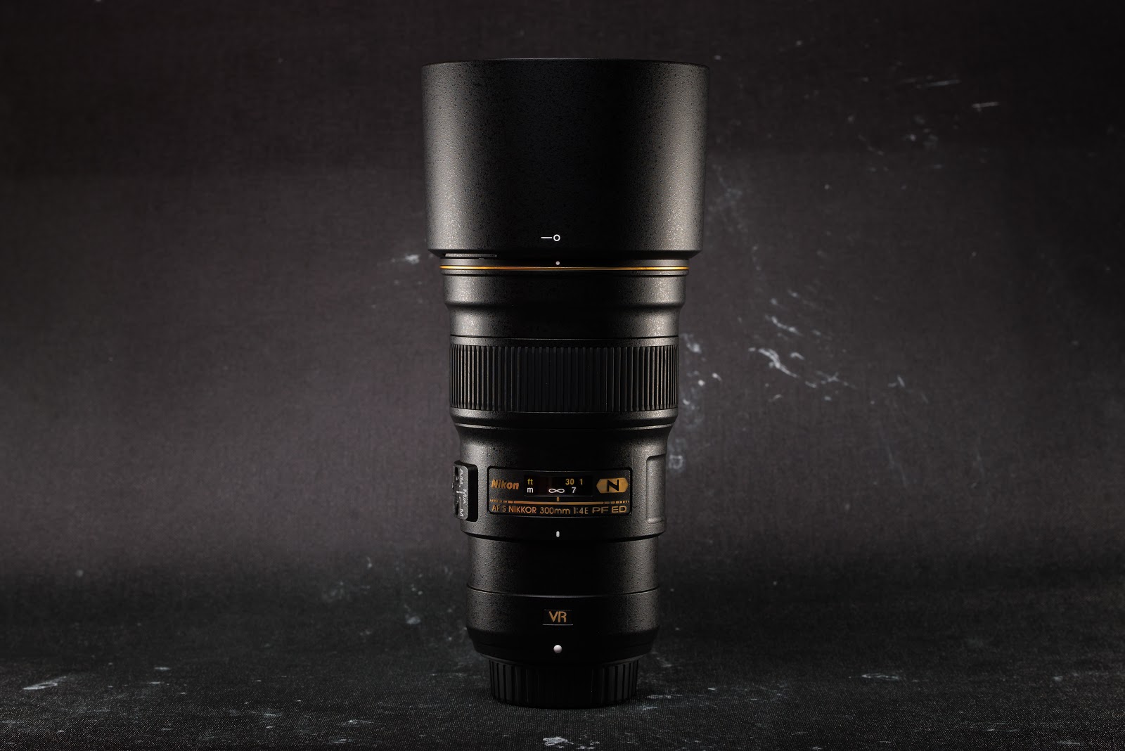 Henry's Note: 300mm f/4E PF ED VR - Review