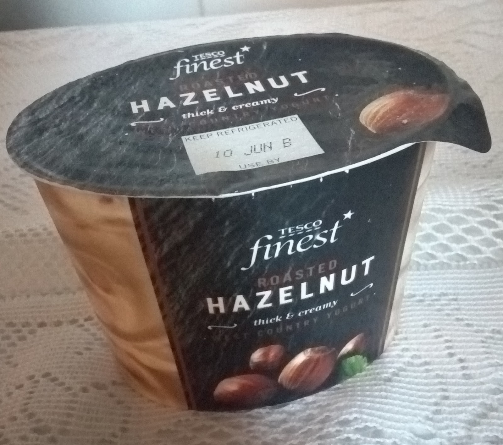 Supersupergirl's Food Reviews TESCO finest roasted Hazelnut yoghurt