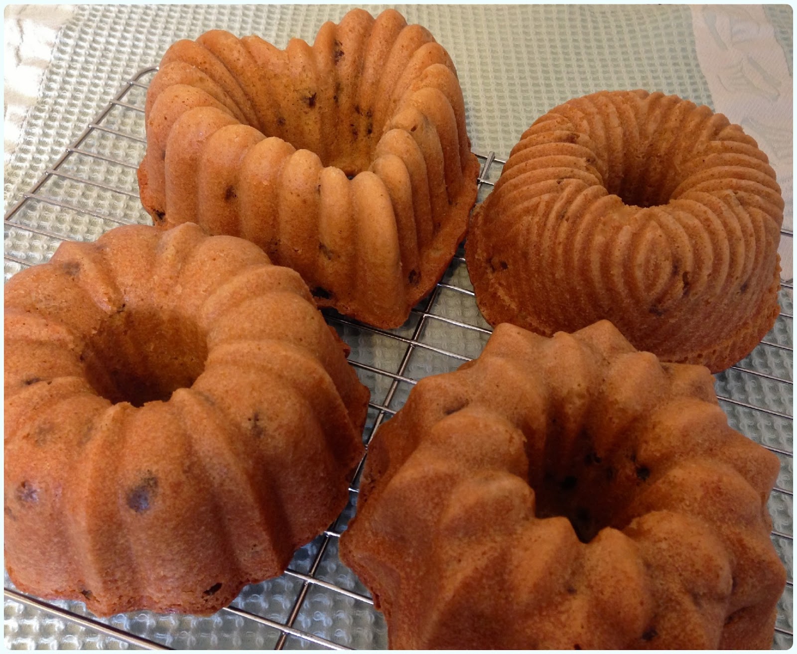 Farmhouse Fruit Bundt Cakes Dollybakes
