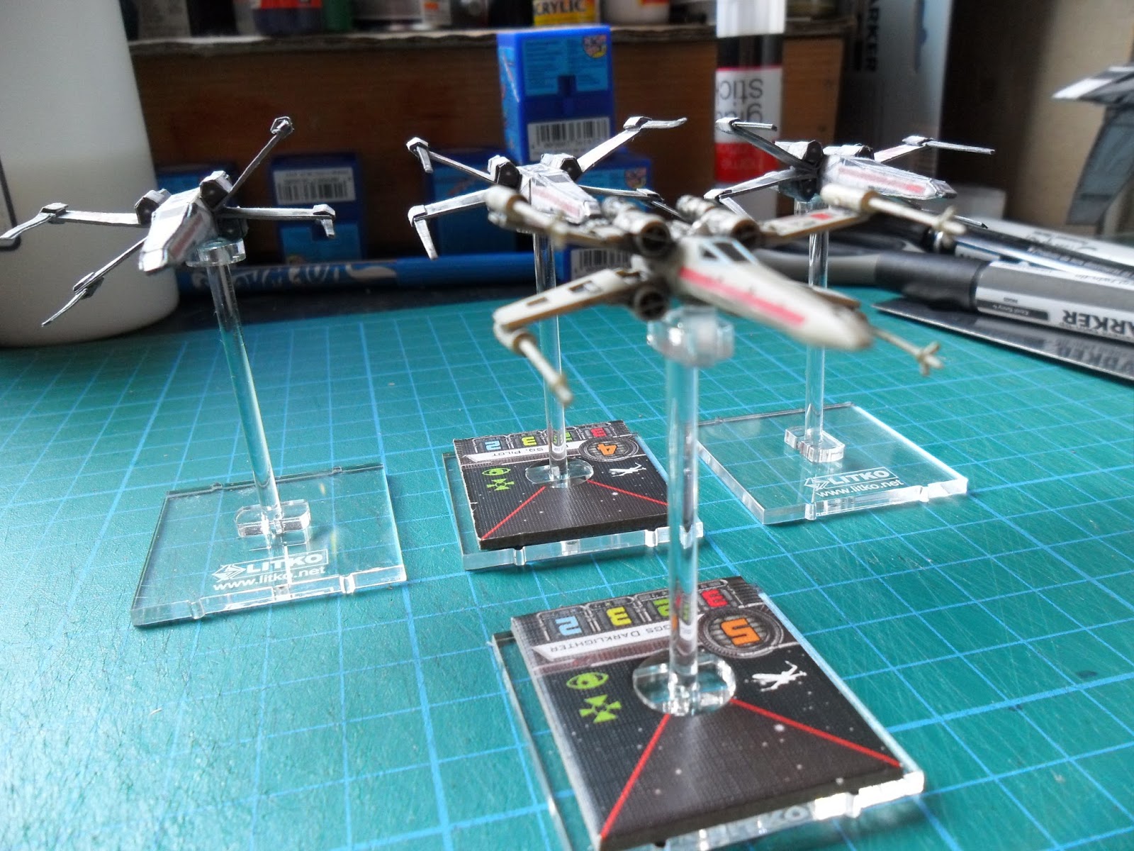 Gibbering Madness Papercraft XWings....
