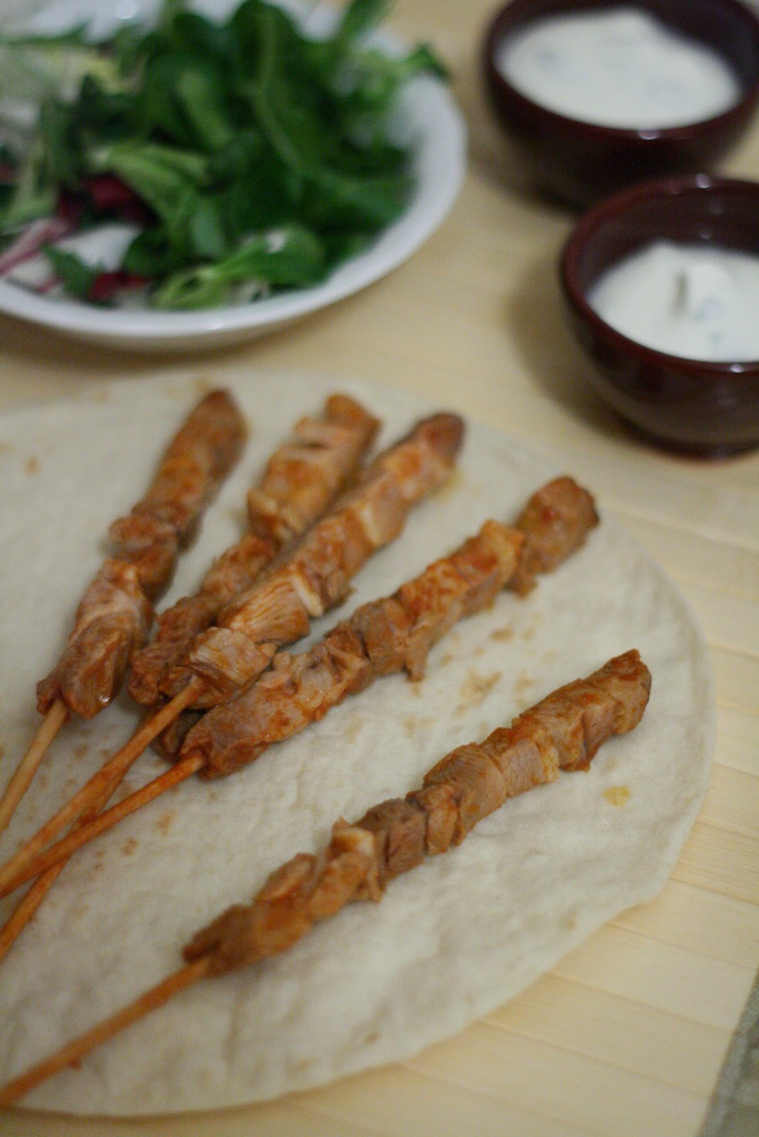 arrosticini con salsa di yogurt