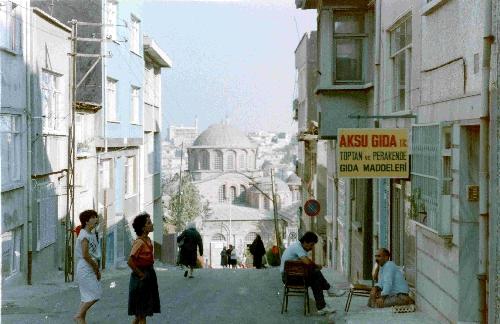 Street Scene, Istanbul, Turkey jamestravelpictures.blogspot.com