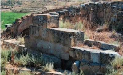 Detalle del muro de la Vispesa de Binéfar