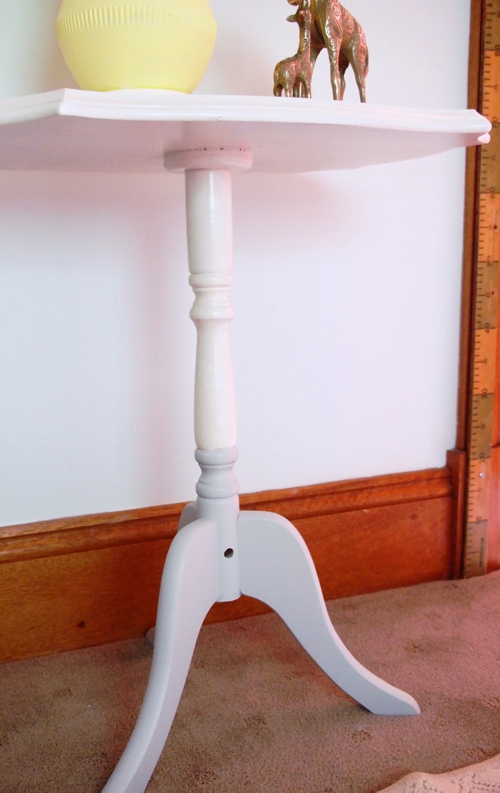 THE THRIFTY CHALLENGE Lamp table.