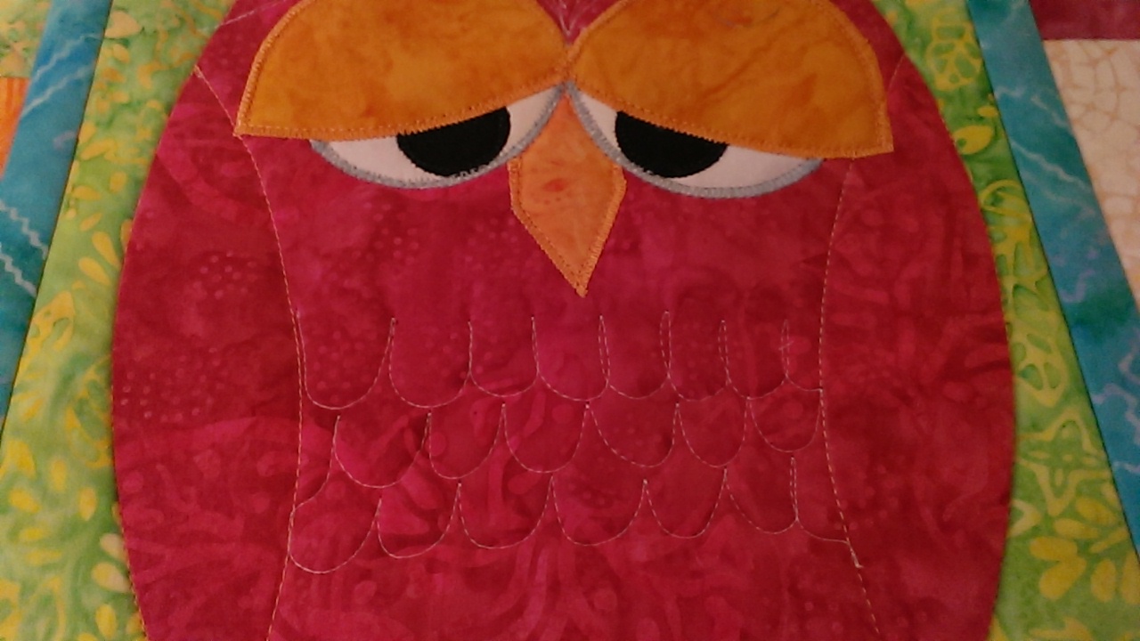 Quilt, Knit, Run, Sew: Owl Table runner - Quilt as you go Style