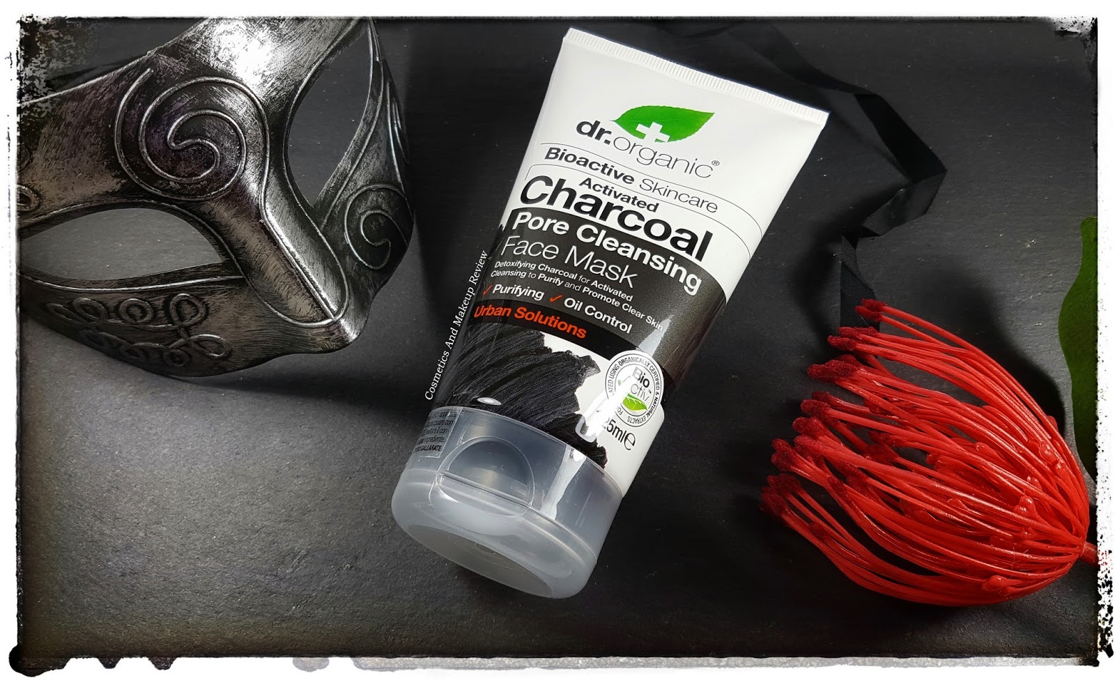 Maschera viso purificante al Carbone attivo (Activated