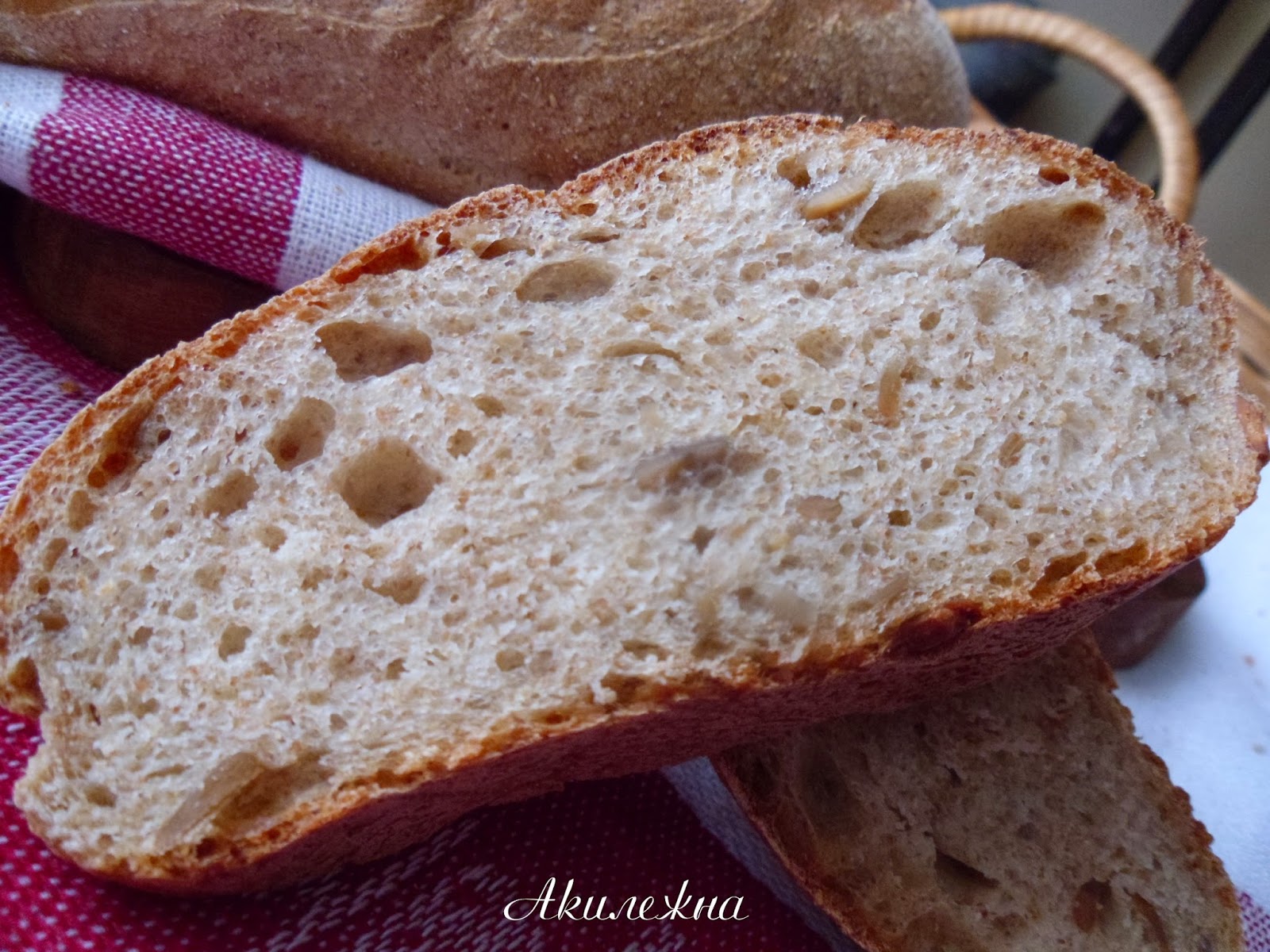 Рецепт вкусного мягкого хлеба. Самый вкусный хлеб в Москве. Вкусный хлеб мягкий и сочный. Вкусный хлеб на сметане. Вкусный хлеб с солью.