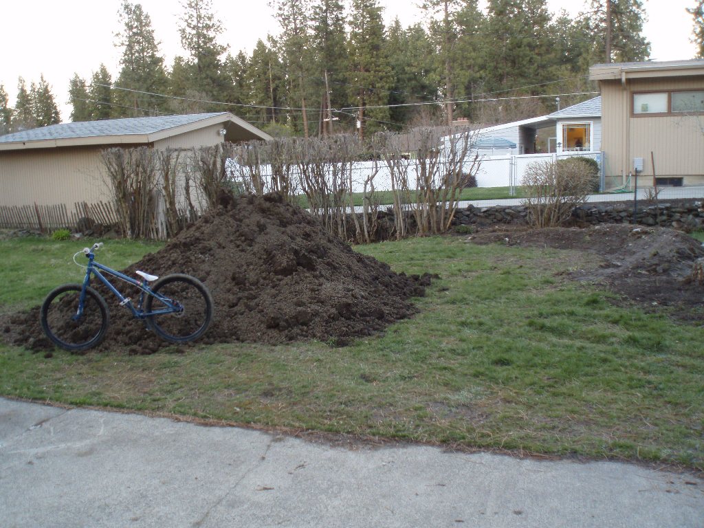 26InchSlicks: What 10 Yards Of Dirt Looks Like