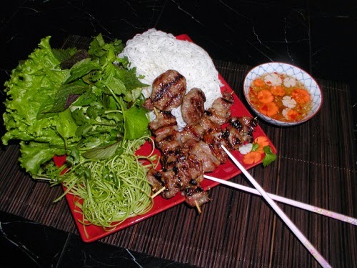 Grilled Pork with Rice Vermicelli (Bún Chả)2