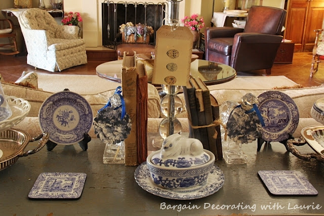 Blue-White Spring Vignettes-Bargain Decorating with Laurie